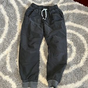 Youth fully lined joggers size 8